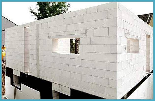 Мелкозаглубленный ленточный фундамент для дома из газобетона: ширина и кладка первого ряда