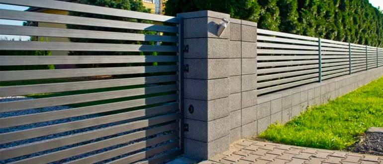 Забор из керамзитобетонных блоков: фото, цена на строительство по РФ .