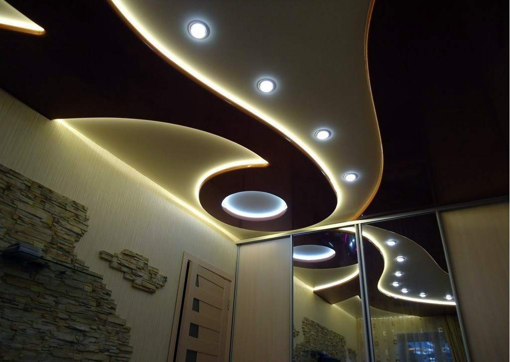 Многоуровневый потолок из гипсокартона с подсветкой (48 фото): разноуровневые потолочные покрытия, дизайн трехуровневых потолков