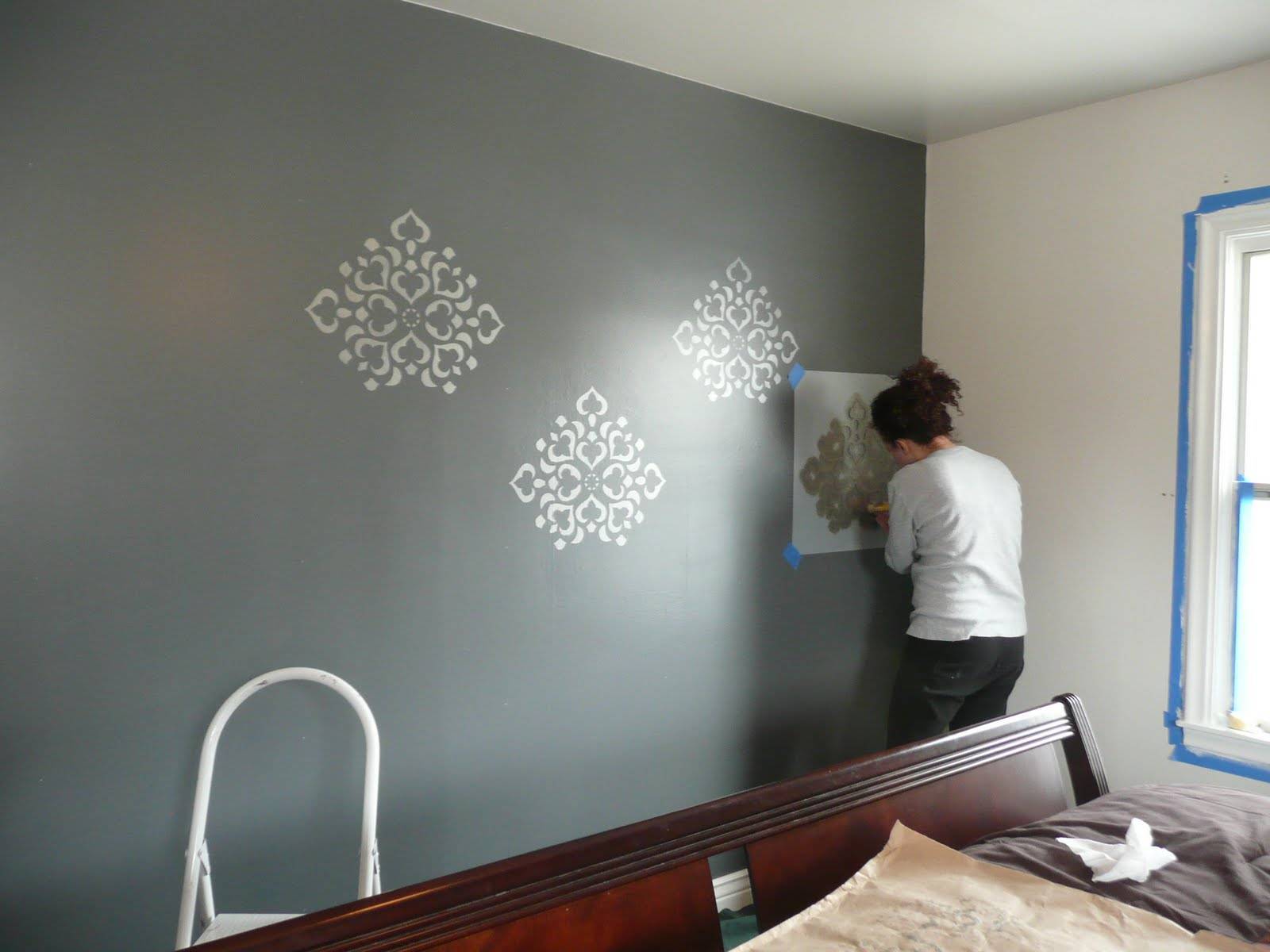 Трафареты для стен под покраску — оригинальные варианты отделки интерьера