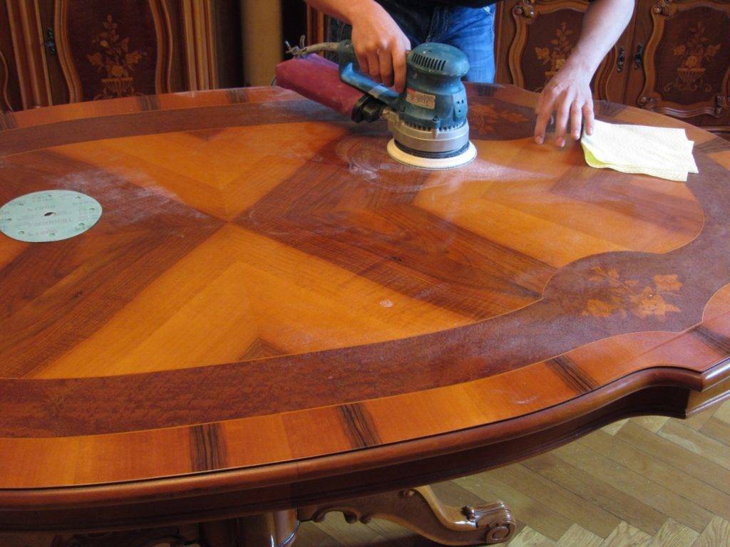 Как обновить старую полированную мебель: обновление своими руками