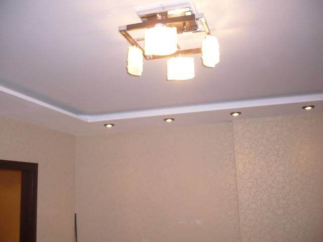 Расположение светильников на натяжном потолке (11 фото)