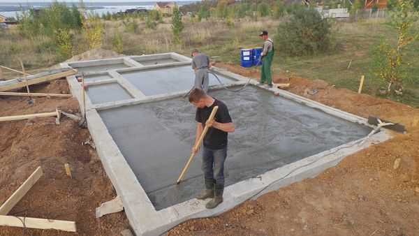 Теплый пол по грунту: устройство бетонного пирога, конструкция водяного пола с утеплителем по бетону, черновая стяжка, фото и видео