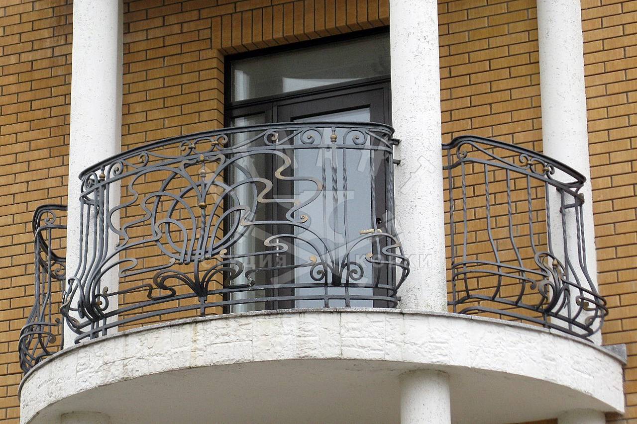 Кованые балконы (66 фото): ограждения, перила, решетки и внешние цветочницы для частных домов