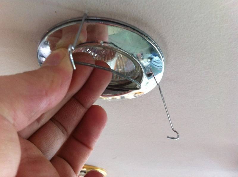 Как менять лампочки в натяжном потолке: как поменять светодиодную потолочную лампочку, как заменить, замена