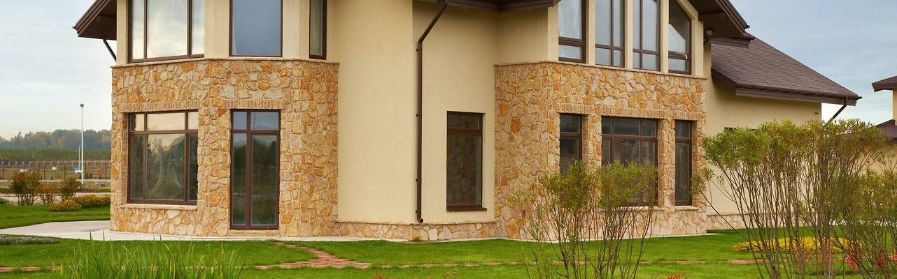 Облицовочный природный камень: отделка фасада дома натуральным материалом