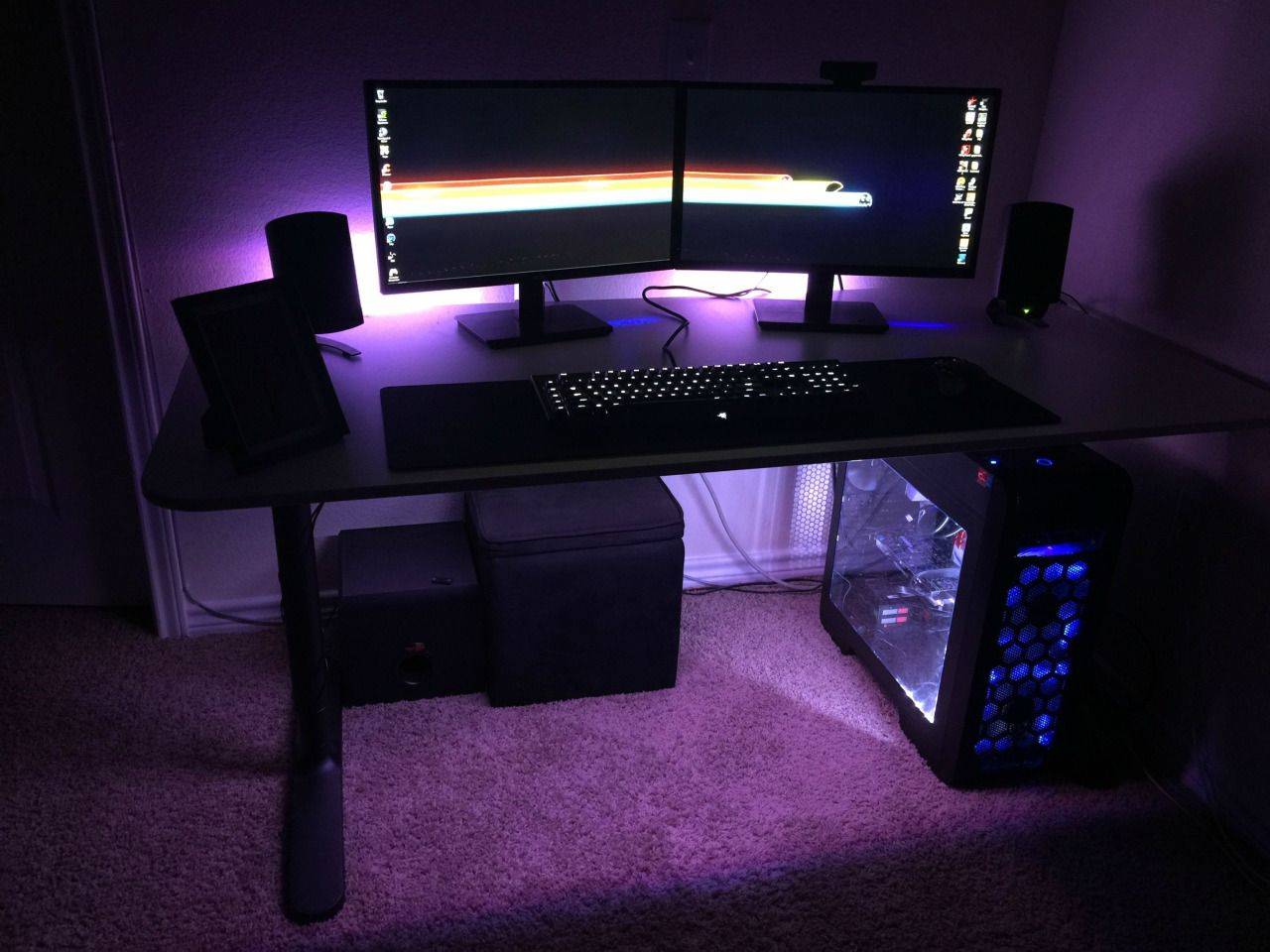 Компьютерные столы для геймеров с подсветкой