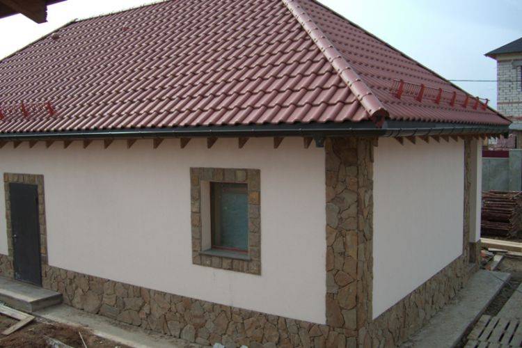 Чем обработать фасад дома, фото частных домов, штукатурка короед для работы