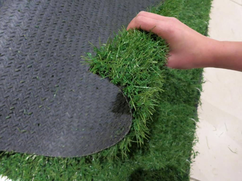 Укладка искусственного газона на даче своими руками — инструкция, уход