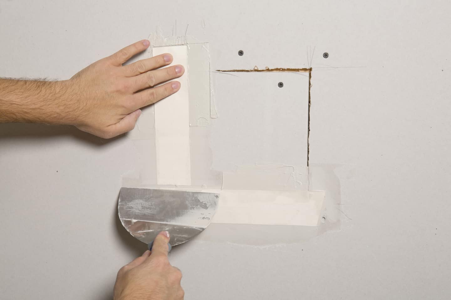 Как шпаклевать гипсокартон на потолке под покраску: видео, отделка и подготовка