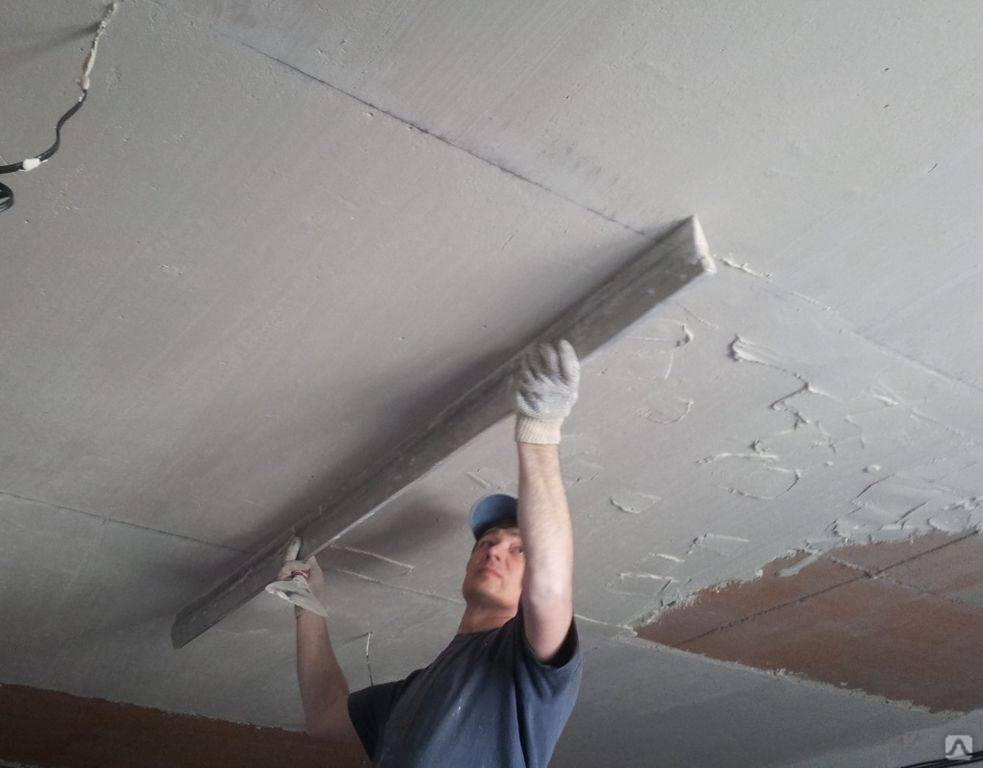 Как штукатурить потолок: подробная инструкция!