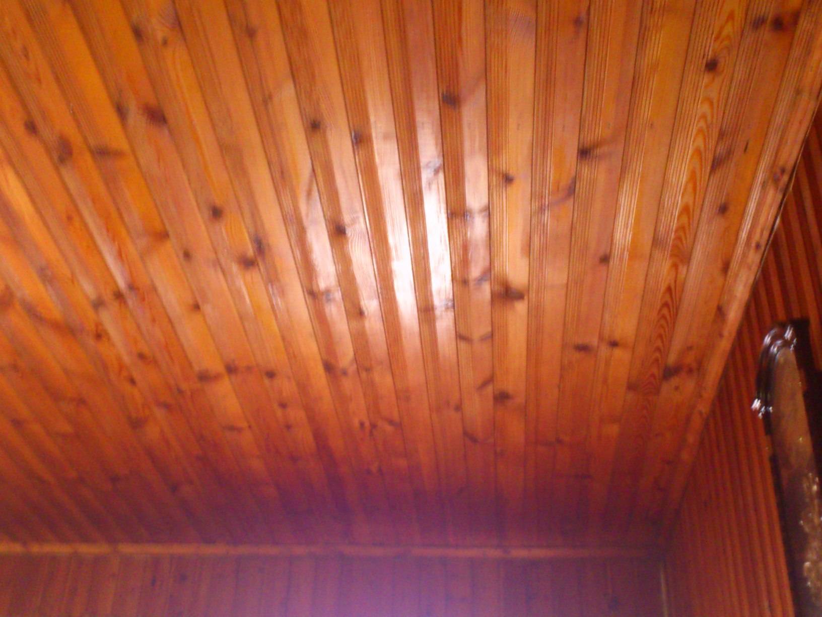Особенности покраски деревянного дома – какие краски лучше использовать