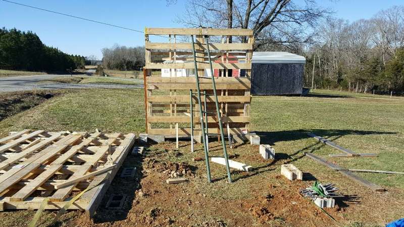 Как построить зимний сарай из поддонов деревянных. постройка небольшого сарая из поддонов. преимущества и недостатки использования