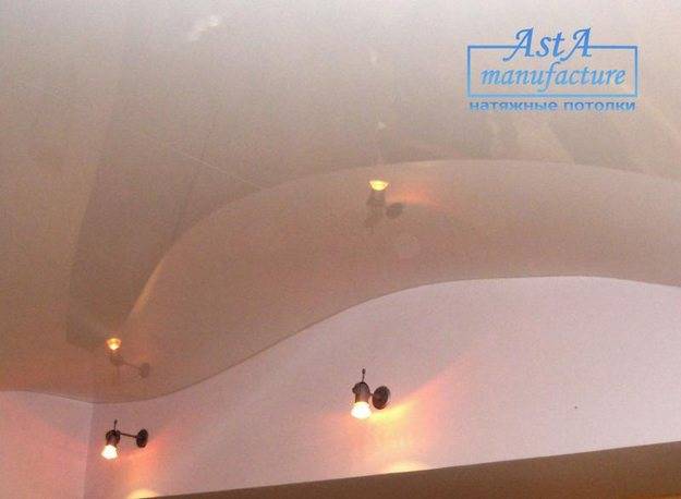 Подвесной или натяжной потолок: что лучше навесного, разница и чем отличаются
