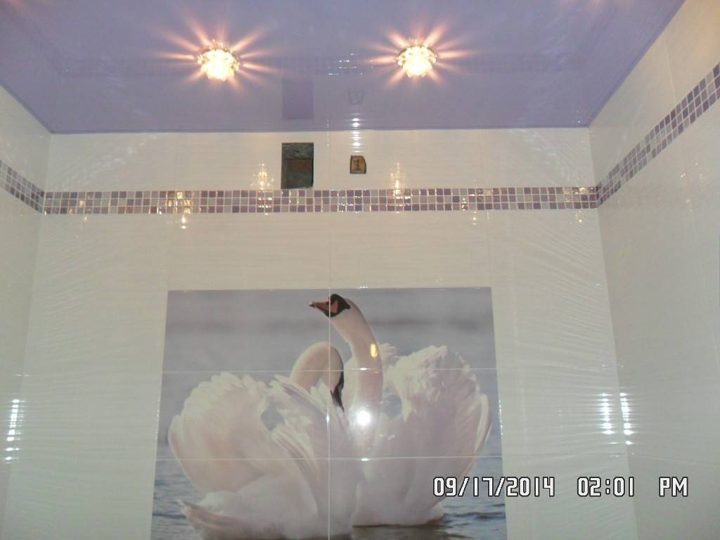 Натяжной потолок в ванной: плюсы и минусы выбора | плюсы и минусы