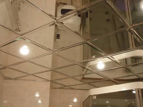 Оформляем интерьер зеркальным натяжным потолком
