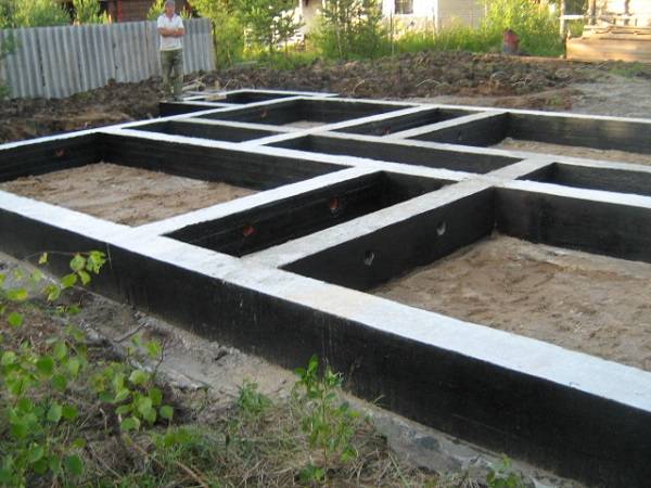 Диаметр сваи (винтовой, бетонной, забивной, буронабивной): как подобрать размер под свайный фундамент для дома, веранды и т.д.?