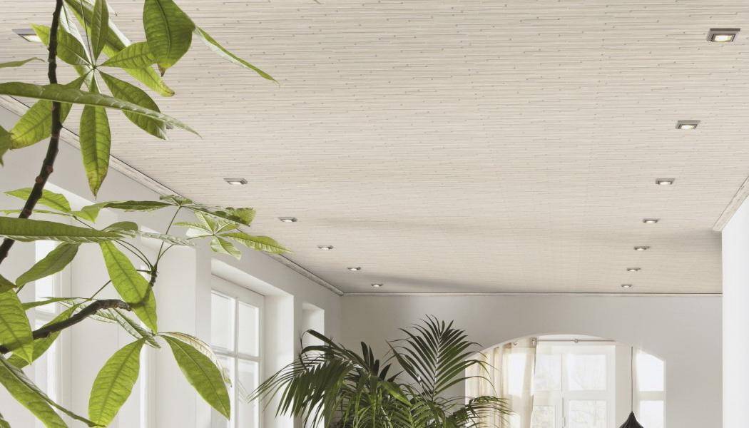 Потолочные панели пвх (42 фото) — дизайн пластиковых потолков в коридоре