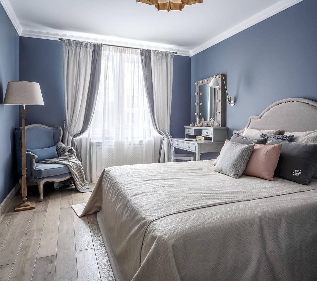 Спальня в серо голубых тонах с серой мебелью - 23 фото