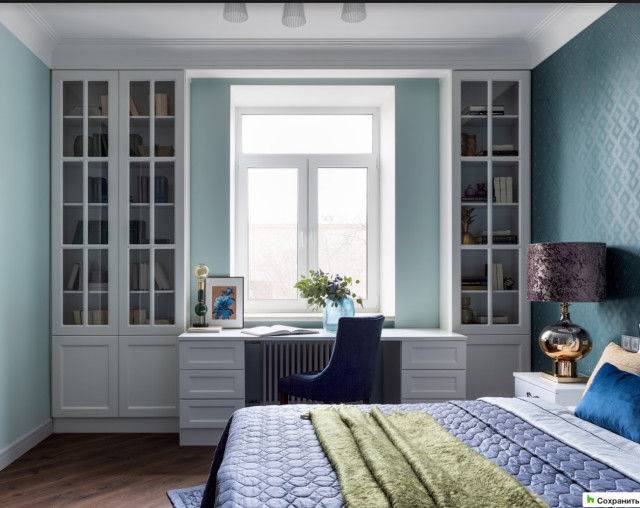 Шкафы вокруг окна (27 фото): варианты в интерьере комнаты со столом, подборка идей для спальни возле окна