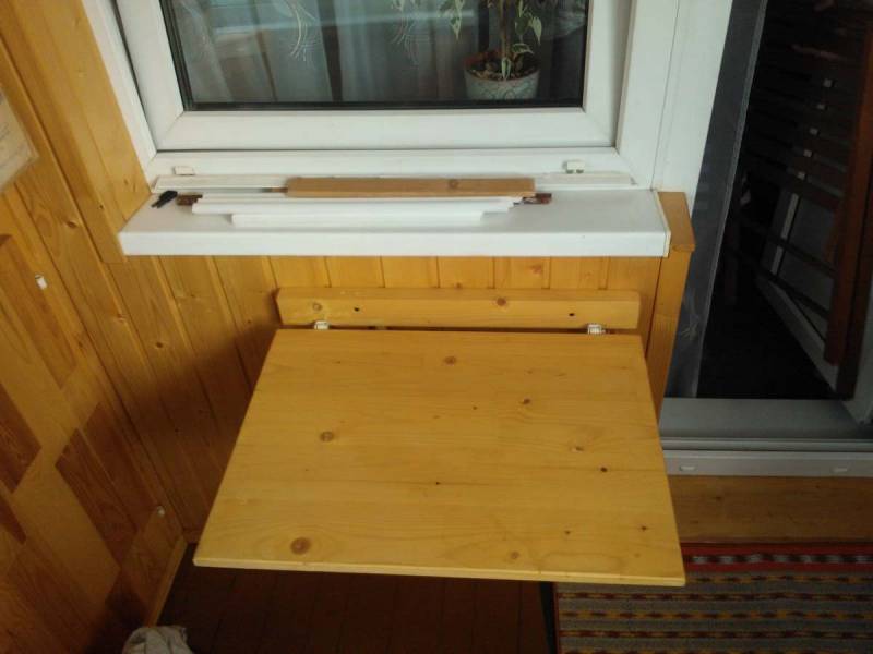 Откидной столик на балкон (35 фото): как сделать складной и раскладной стол