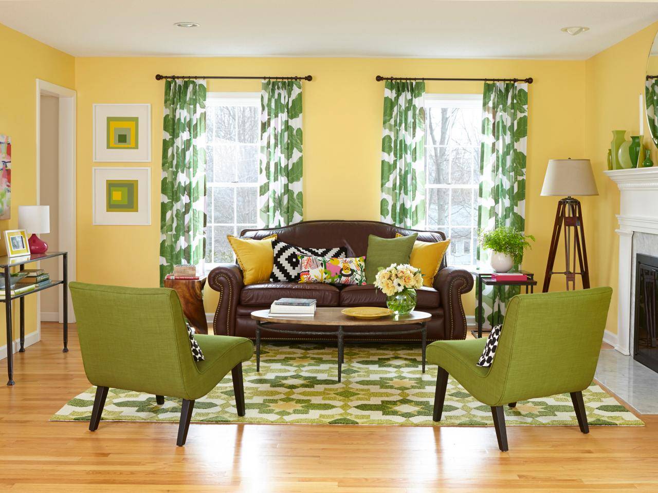 Желтые обои: особенности использования, сочетания и оформления комнат
