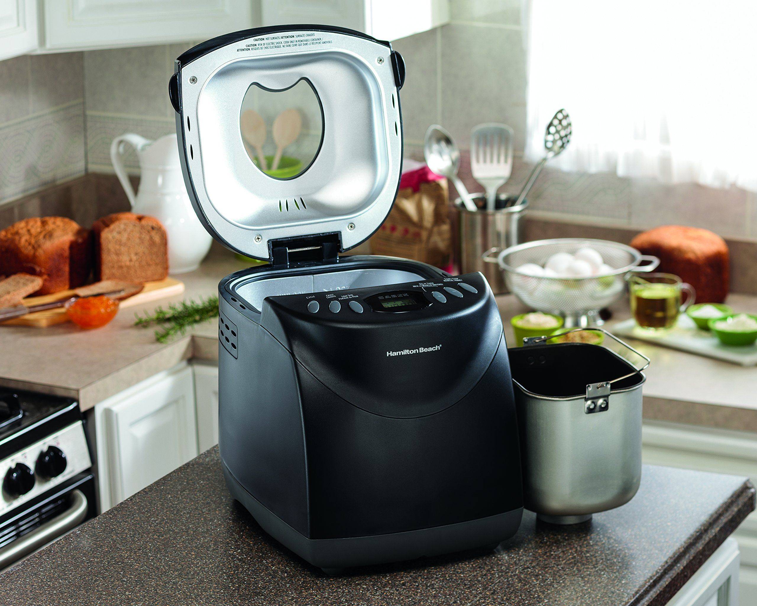 Топ хлебопечек по качеству и цене. Morphy Richards 502000. Хлебопечь cookworks. Хлебопечка на кухне. Хлебопечка в интерьере кухни.