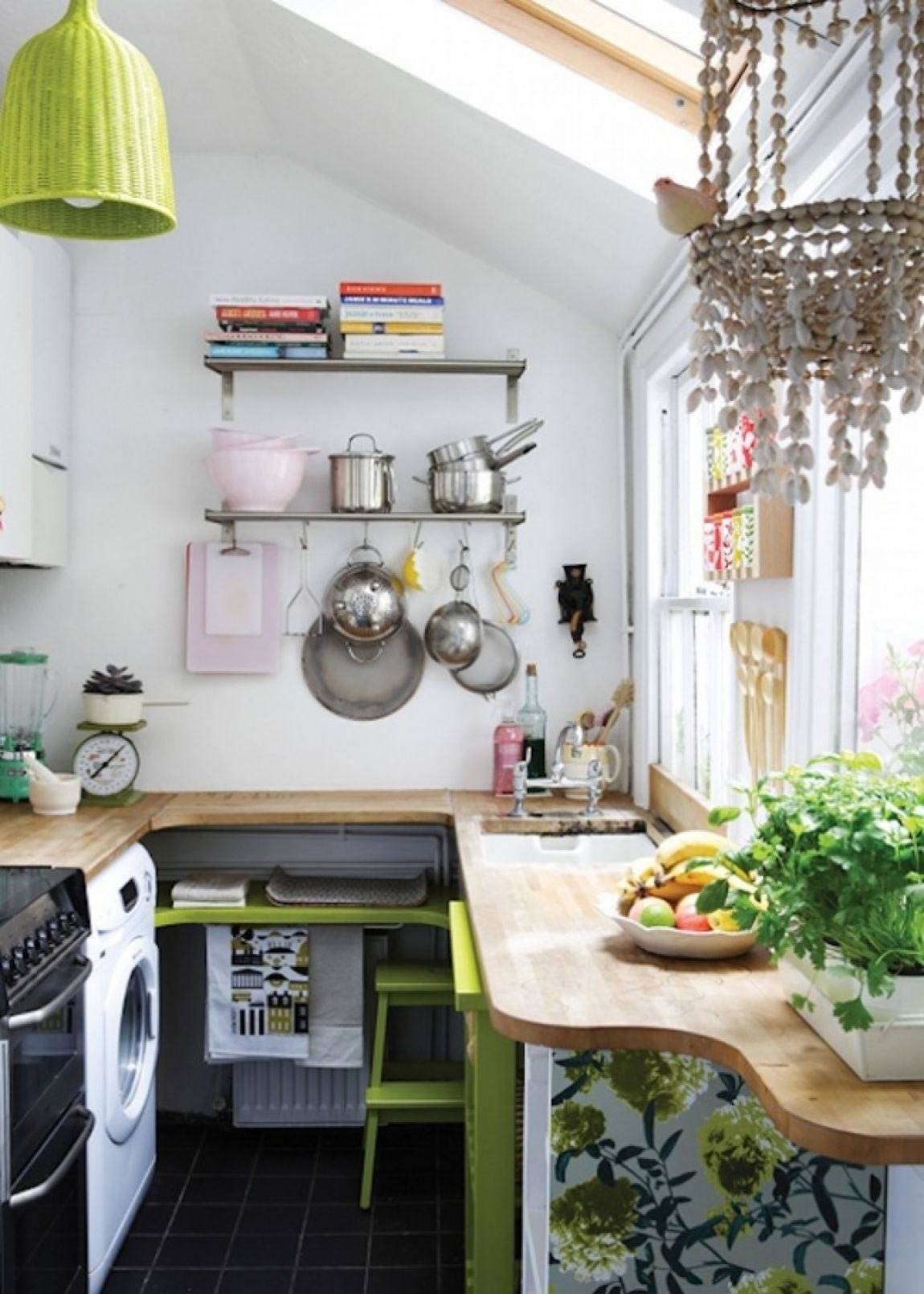 Как оформить интерьер маленькой кухни?