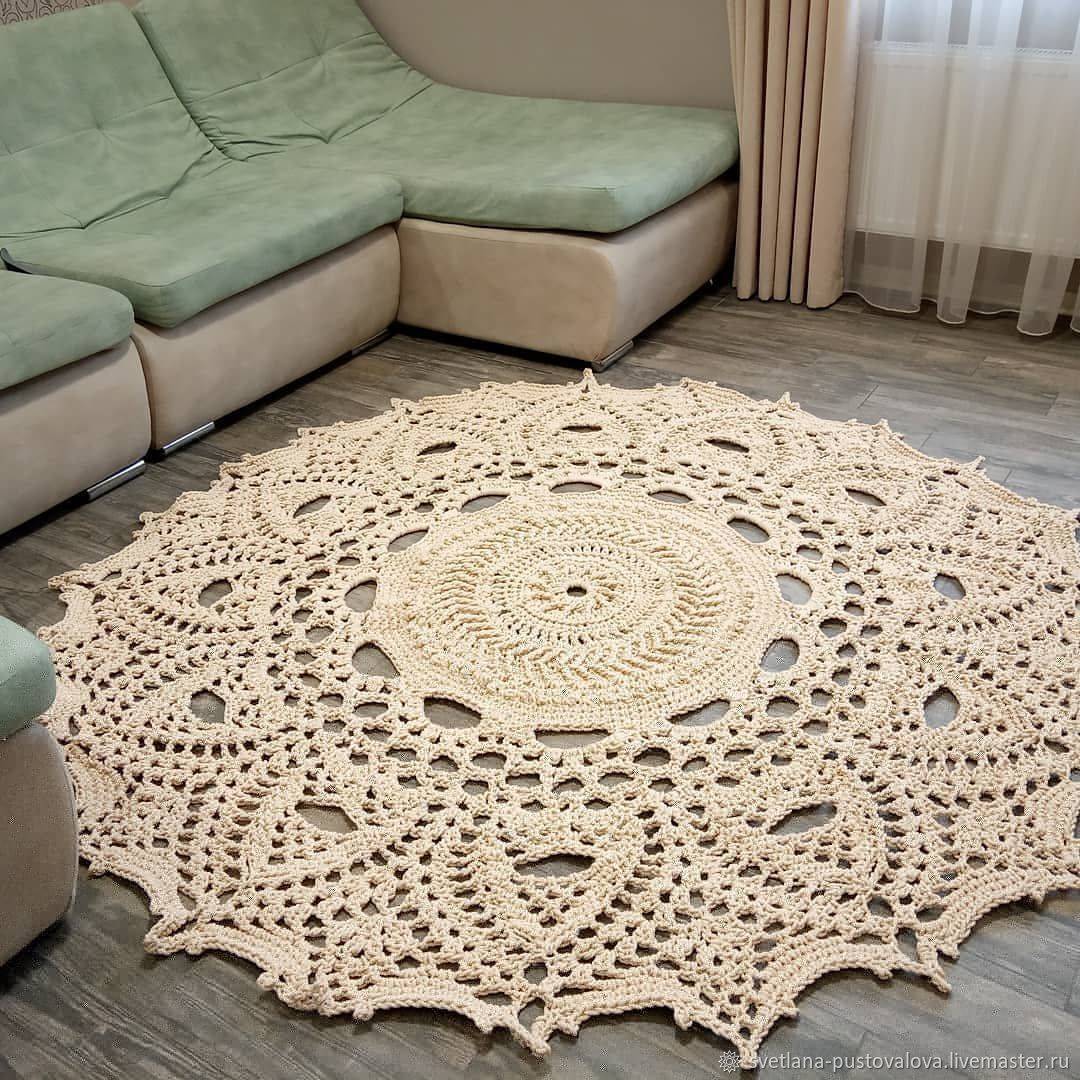 Декоративные подушки и ковры в стиле шебби шик