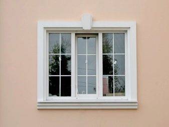 Как производится обрамление окон на фасаде дома облицовочным кирпичом фото кладки