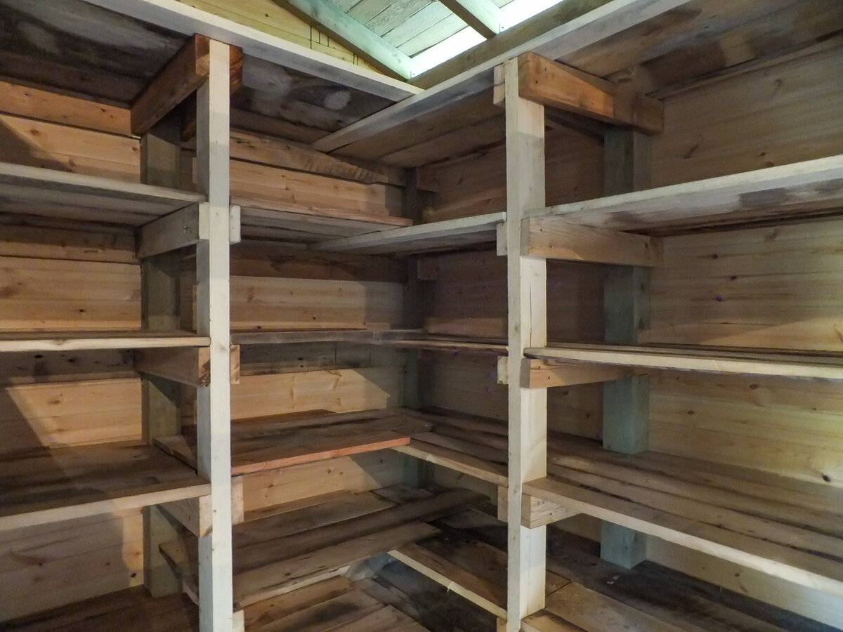 деревянные полки для гаража