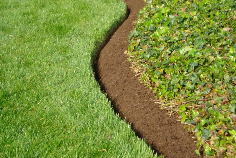 Укладка искусственного газона: как правильно уложить на землю своими руками, технология укладки травы на футбольном поле, подготовка основания