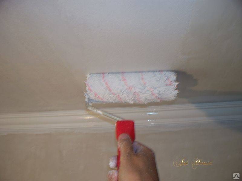 Каким валиком красить потолок в ванной комнате
