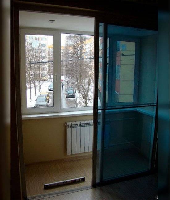Раздвижные двери на балкон