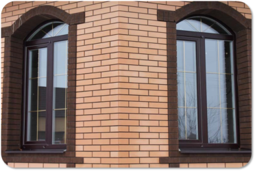 Облицовка дома кирпичом (113 фото): кладка облицовочного кирпича своими руками. как правильно класть материал вокруг окон?