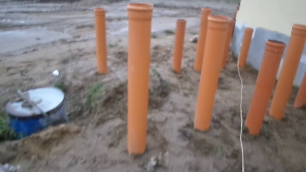 Сваи из канализационных пластиковых труб: плюсы и минусы использования для возведения свайного фундамента своими руками