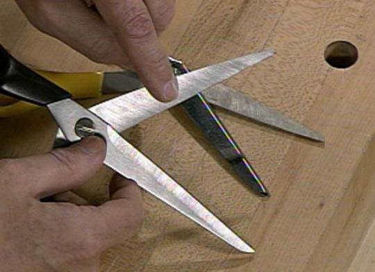 Способы правильно заточить ножницы в домашних условиях: виды ножниц, угол заточки, работа с точильным камнем