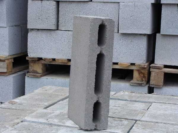 Пескобетонные блоки: полнотелые стеновые и пустотелые, 200х200х400 и других размеров, их вес и кладка блоков из пескобетона
