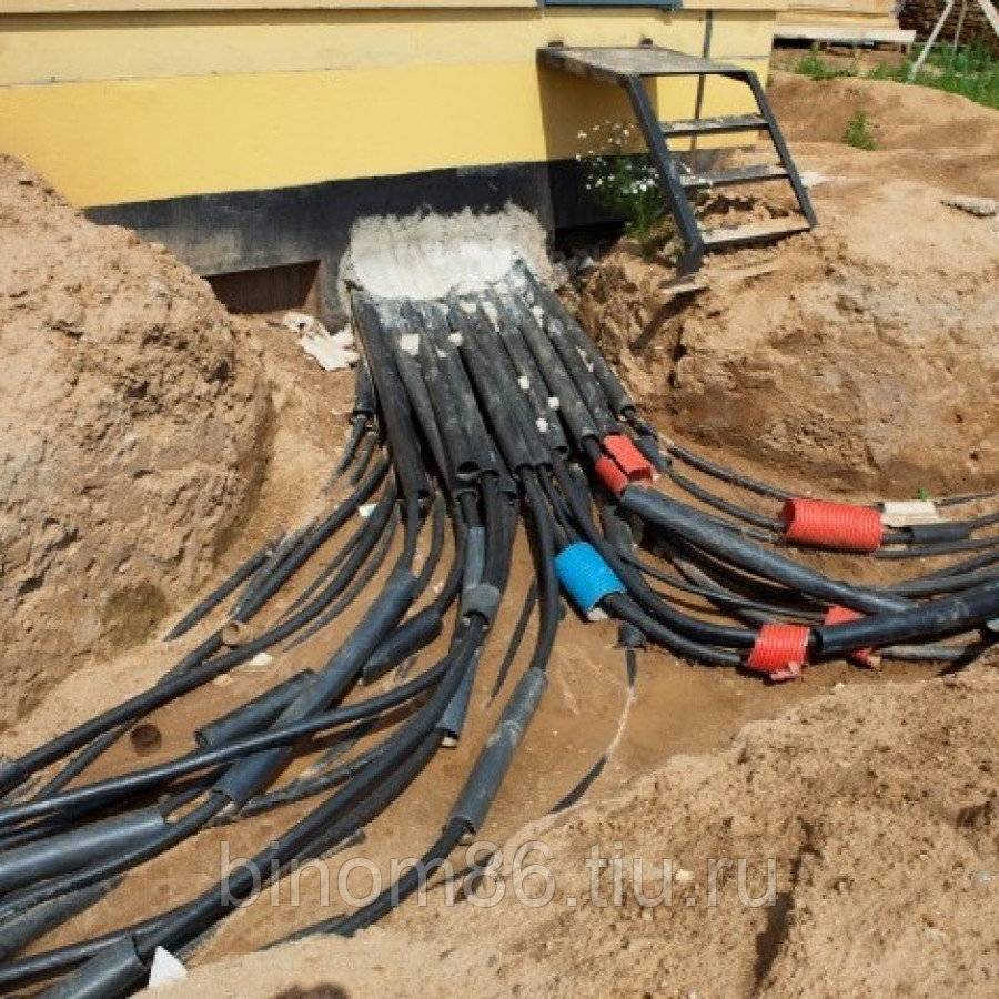 Прокладка кабелей под дорогами