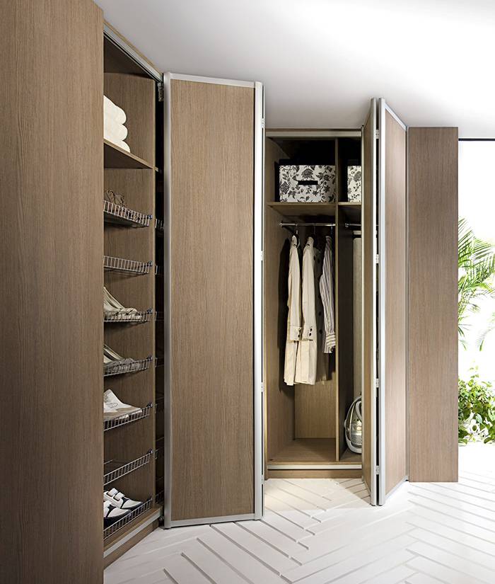 Шкаф-гармошка: прямые и угловые модели со складными дверцами для спальни, кухни и других помещений