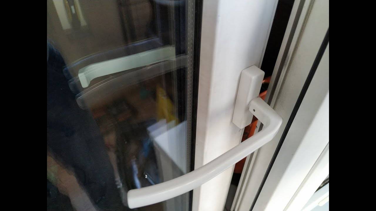 Какие окна лучше ставить на балконе: пластиковые или алюминиевые?