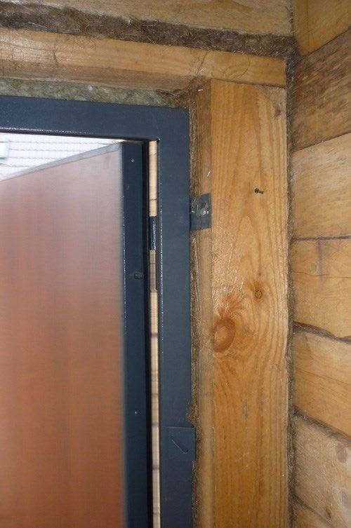 Установка входной металлической двери в квартиру своими руками