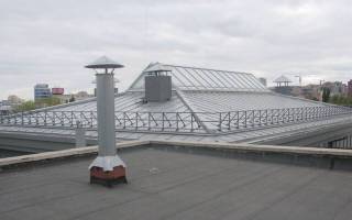 Устройство и монтаж типовой плоской крыши: доскональный обзор технологических тонкостей