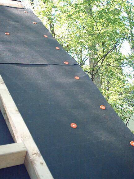 Чем крепить рубероид к деревянной крыше – рассматриваем различные варианты