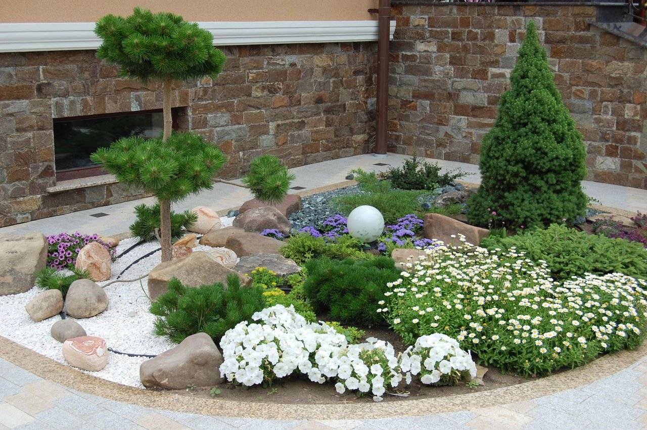 Галька для ландшафтного дизайна (65 фото) — искусственные и декоративные светящиеся камни для дачного ландшафта и сада, дизайн с хвойниками