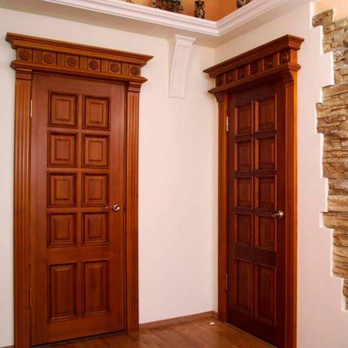 Деревянные двери (54 фото): деревянные межкомнатные двери из лиственницы, изделия из натурального дерева, новинки 2021
