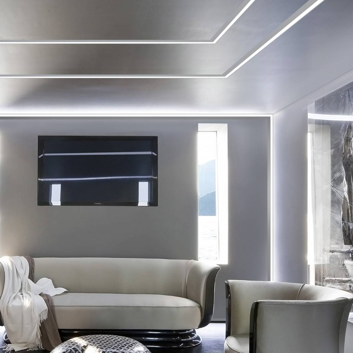 Одноуровневые натяжные потолки: дизайн с точечными светильниками, фото в интерьере