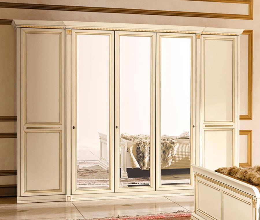 Белый шкаф в спальню: выбор стильного дизайна с зеркалом и распашными дверьми для одежды