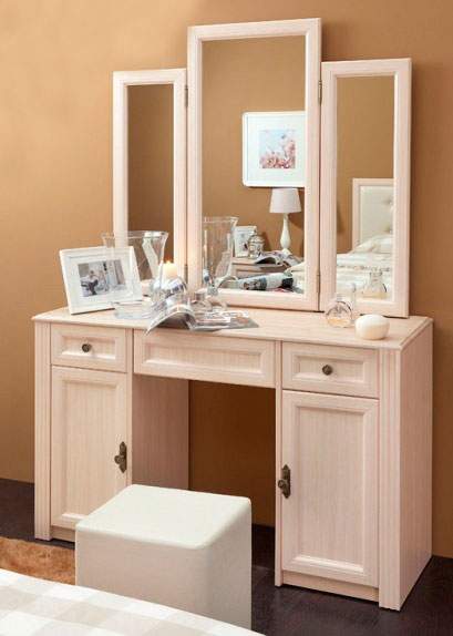 Трюмо с зеркалом в спальне (42 фото): дизайн углового зеркального трюмо из дсп