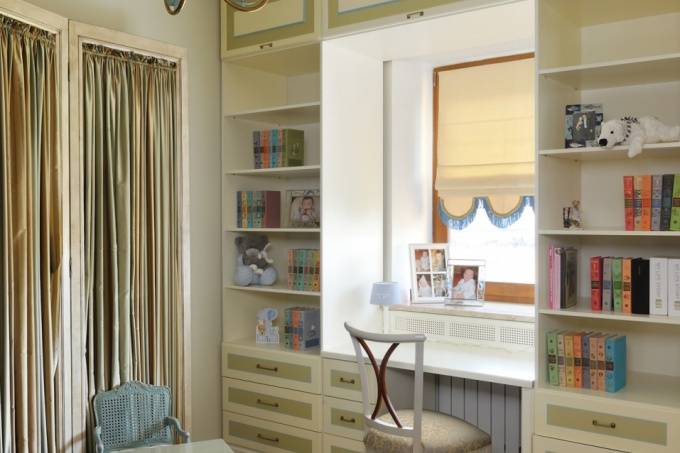 Шкафы вокруг окна — 15 решений, которые создадут практичное и красивое место для хранения